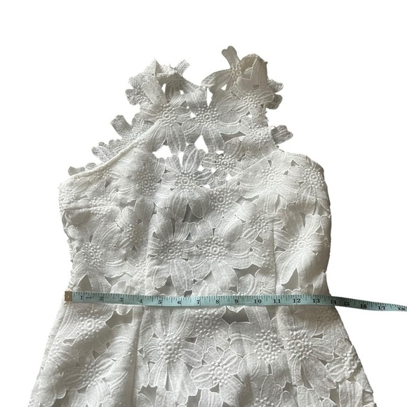 NWOT Women’s Open Back White All Over
Lace Dress Size S - Picture 8 of 12